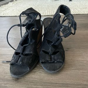 Black lace up chunky heeled shoes - women’s size 7.5